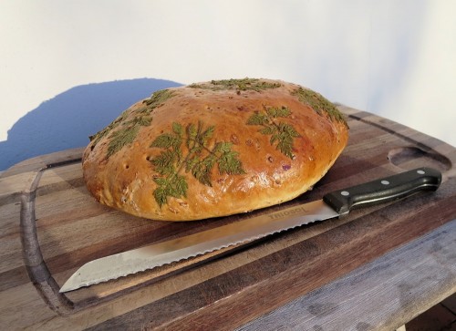 Nybagt brød med sødskærm. Foto: Jørgen Peter Kjeldsen/<a href="http://ornit.dk/">ornit.dk</a>.